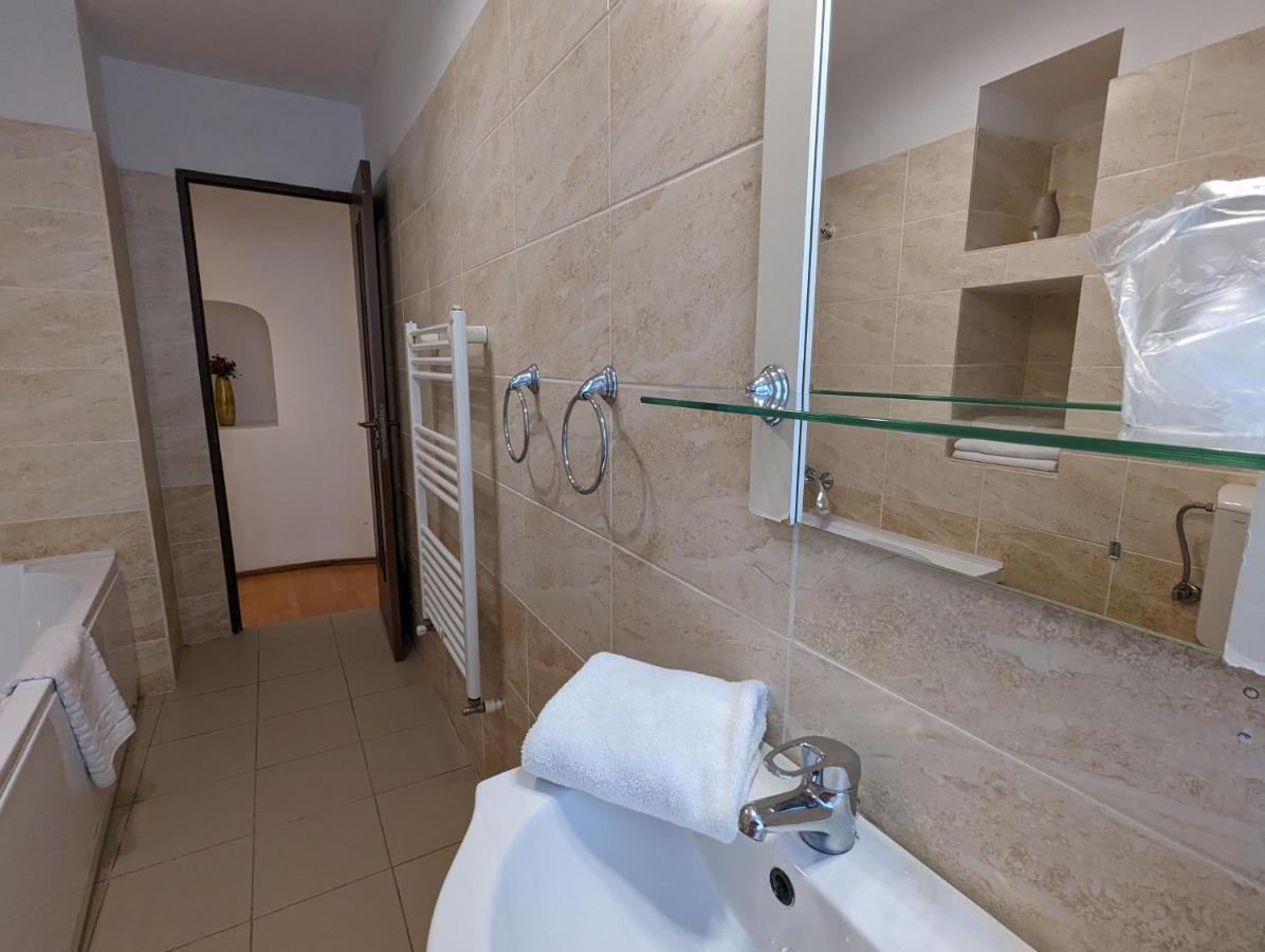 Key Apartments In Main Square Braşov Exterior foto