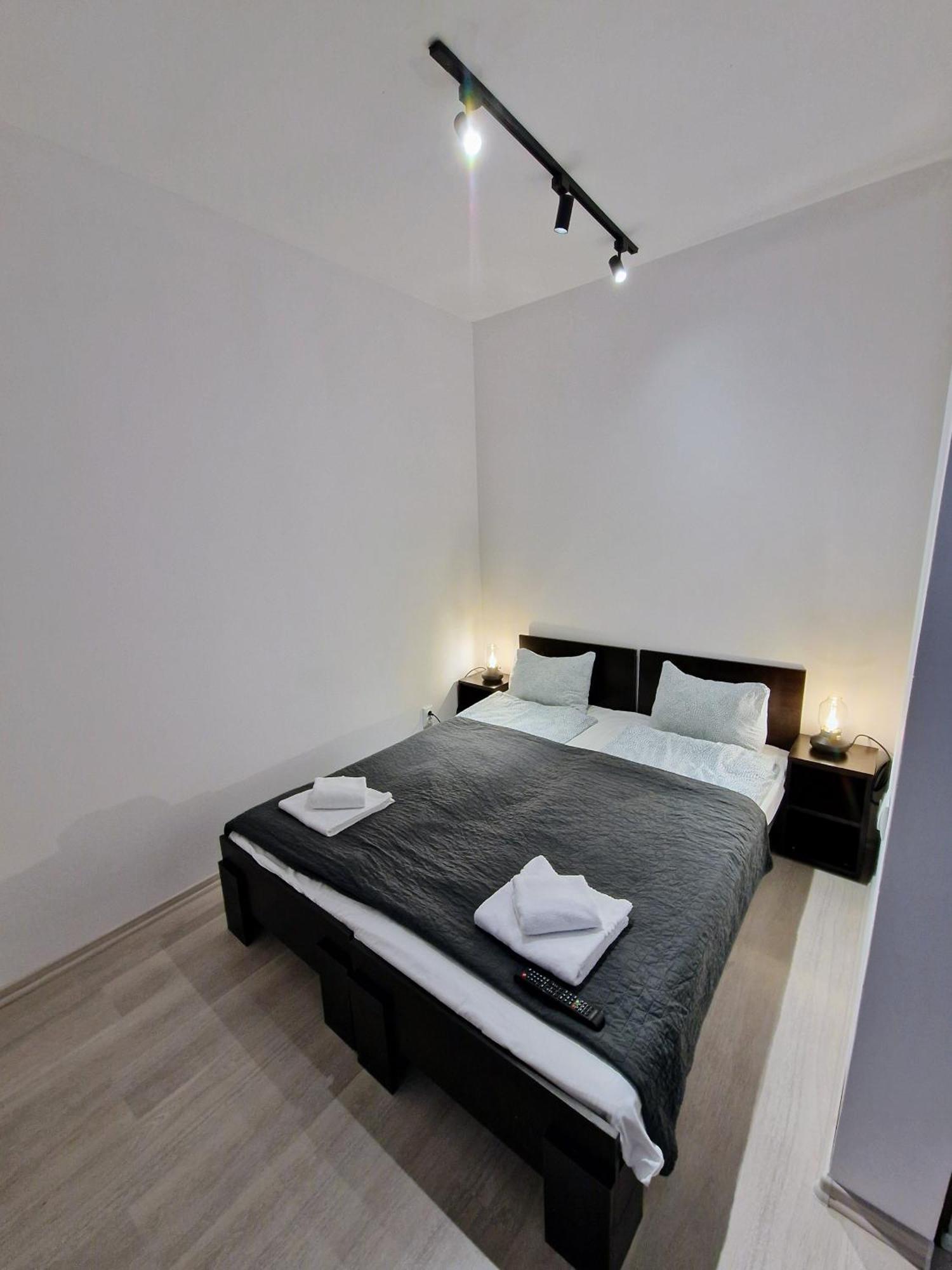 Key Apartments In Main Square Braşov Exterior foto